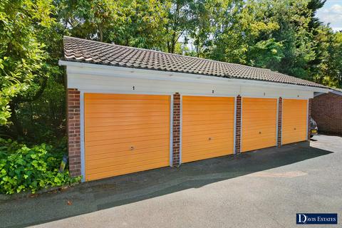 3 Buckingham Close, Hornchurch, RM11 2QS