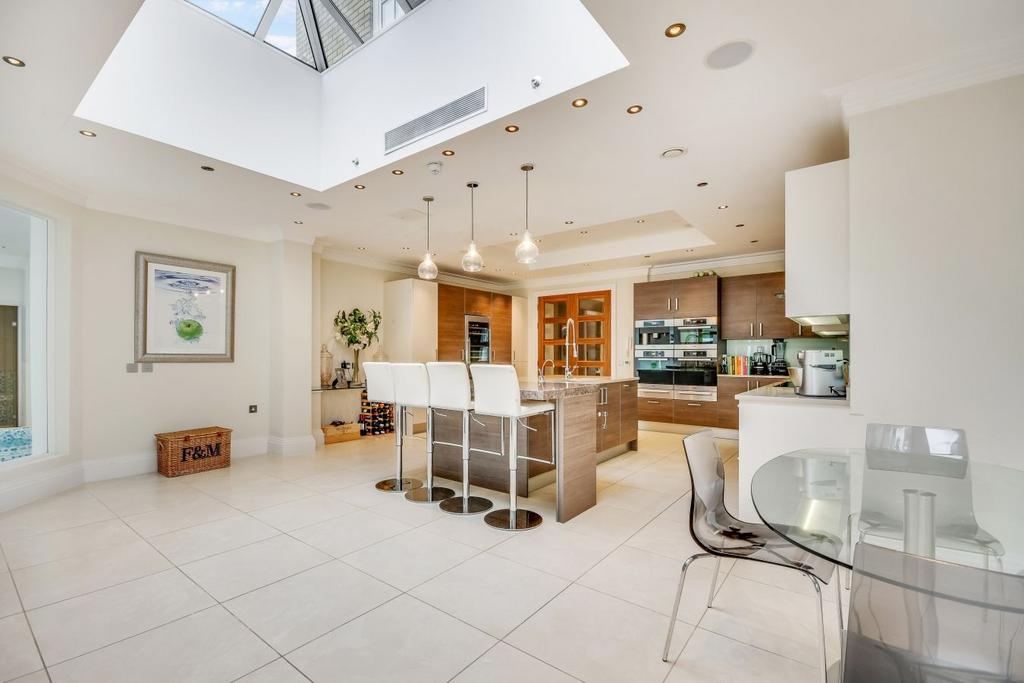 Emerson Park, Hornchurch RM11 6 bed detached house for sale £3,750,000