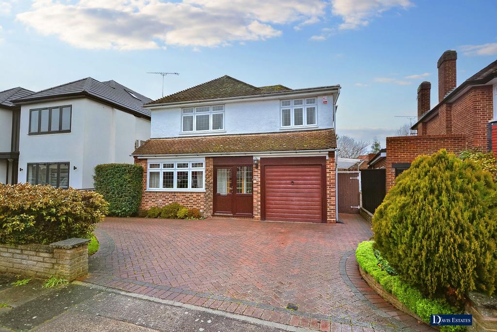 Emerson Park, Hornchurch RM11 4 bed detached house for sale £800,000