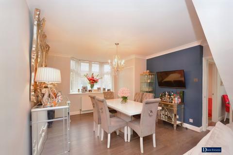 4 bedroom semi-detached house for sale, Slewins Lane, Hornchurch, RM11