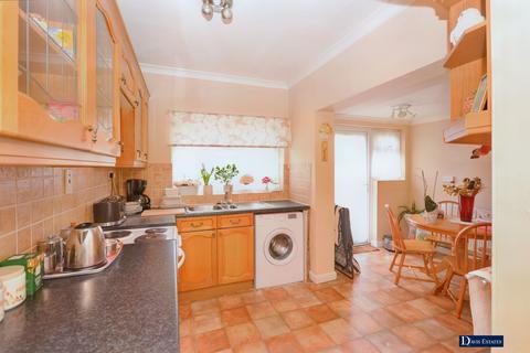 4 bedroom semi-detached house for sale, Cecil Avenue, Ardleigh Green, Hornchurch, RM11