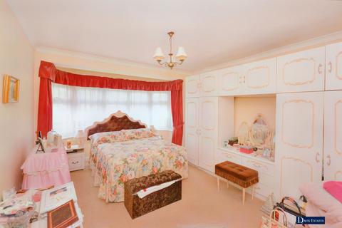 82 Cecil Avenue, Hornchurch, RM11 2NB