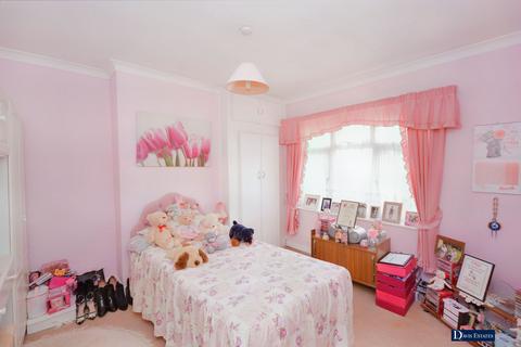 82 Cecil Avenue, Hornchurch, RM11 2NB