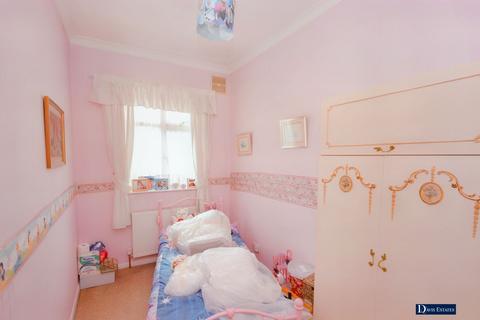 82 Cecil Avenue, Hornchurch, RM11 2NB