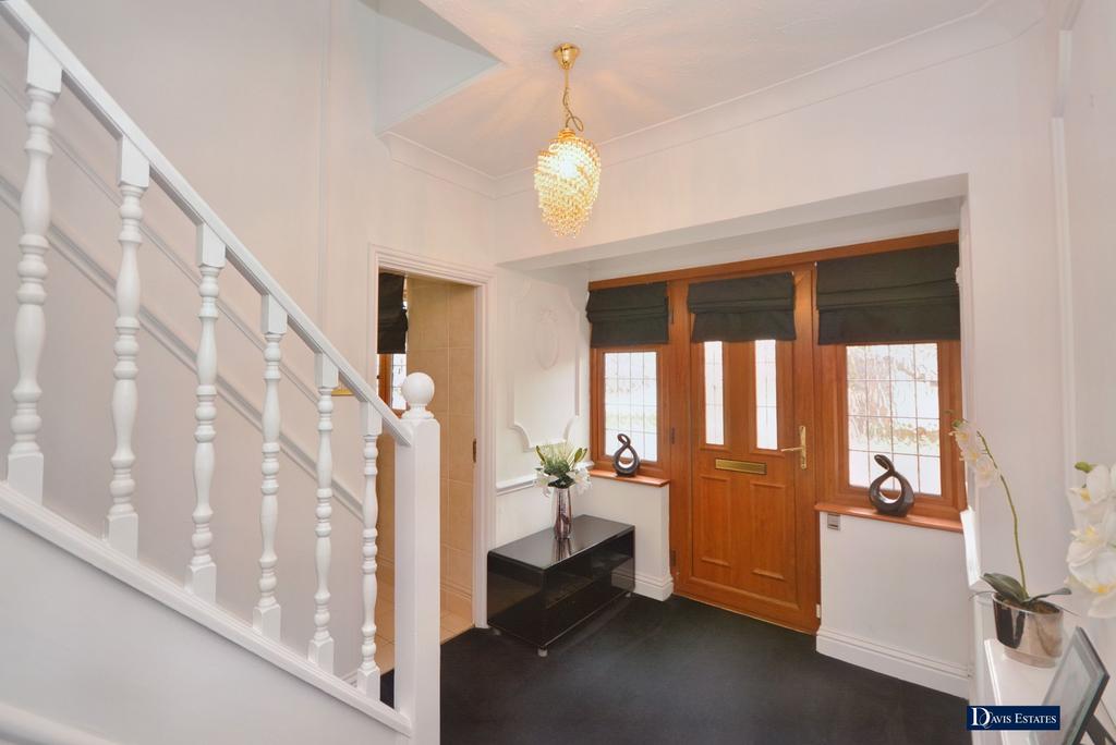 Great Nelmes Chase, Emerson Park, Hornchurch, RM11 4 bed detached house