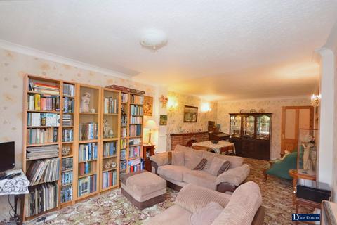 29 Fanshawe Crescent, Hornchurch, RM11 2DD
