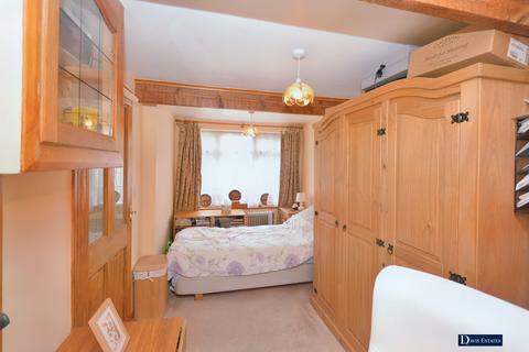 29 Fanshawe Crescent, Hornchurch, RM11 2DD