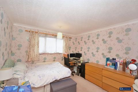 29 Fanshawe Crescent, Hornchurch, RM11 2DD