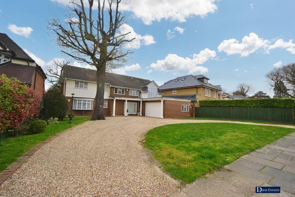 Emerson Park, Hornchurch RM11 5 bed detached house for sale £1,750,000