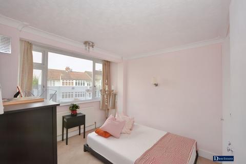62 Macdonald Avenue, Hornchurch, RM11 2NE