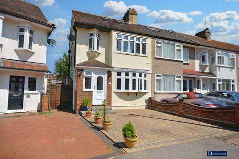 64 Primrose Glen, Hornchurch, RM11 2NP