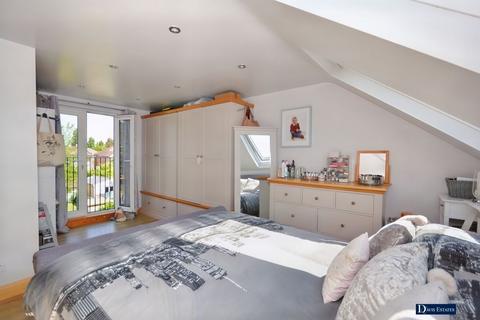 64 Primrose Glen, Hornchurch, RM11 2NP
