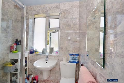 64 Primrose Glen, Hornchurch, RM11 2NP