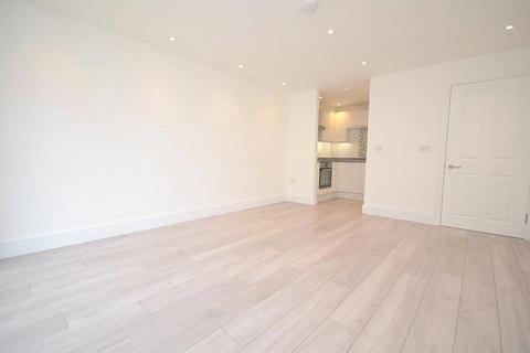 2 bedroom apartment to rent, Stafford Avenue, Hornchurch, RM11