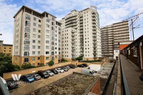 1 bedroom flat for sale, Centreway, Ilford, IG1