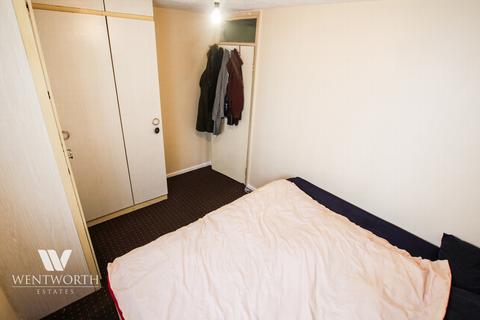 1 bedroom flat for sale, Centreway, Ilford, IG1