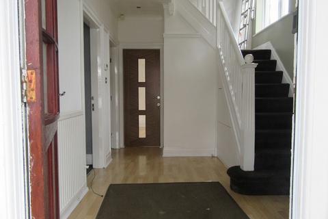 3 bedroom semi-detached house to rent, Auburn Road, Old Trafford, Manchester. M16 9NT