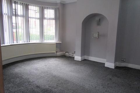 3 bedroom semi-detached house to rent, Auburn Road, Old Trafford, Manchester. M16 9NT