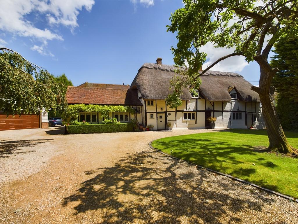 The Old Dukes Head, Peggs Lane, Buckland 5 bed detached house for sale