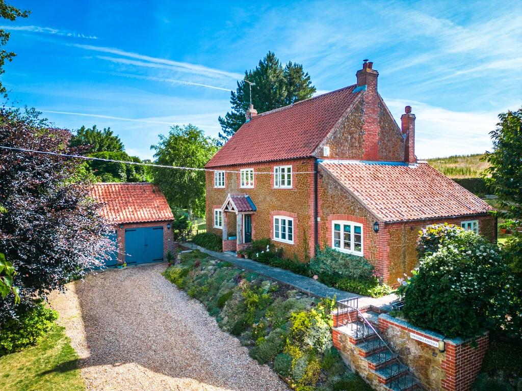 Sedgeford 4 bed detached house for sale £695,000