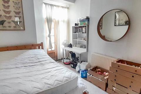4 bedroom terraced house for sale, Fosse Road South, Leicester