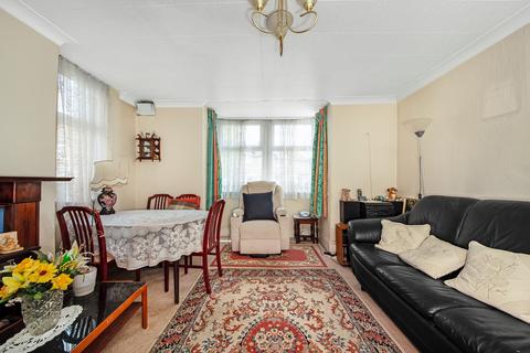 2 bedroom ground floor flat for sale, Westbury Road, Croydon
