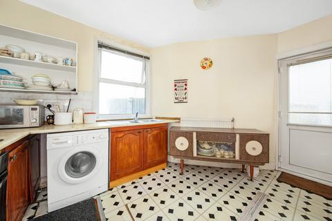 2 bedroom ground floor flat for sale, Westbury Road, Croydon