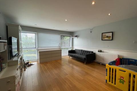 9 Bankside Close, Carshalton, SM5 3SB