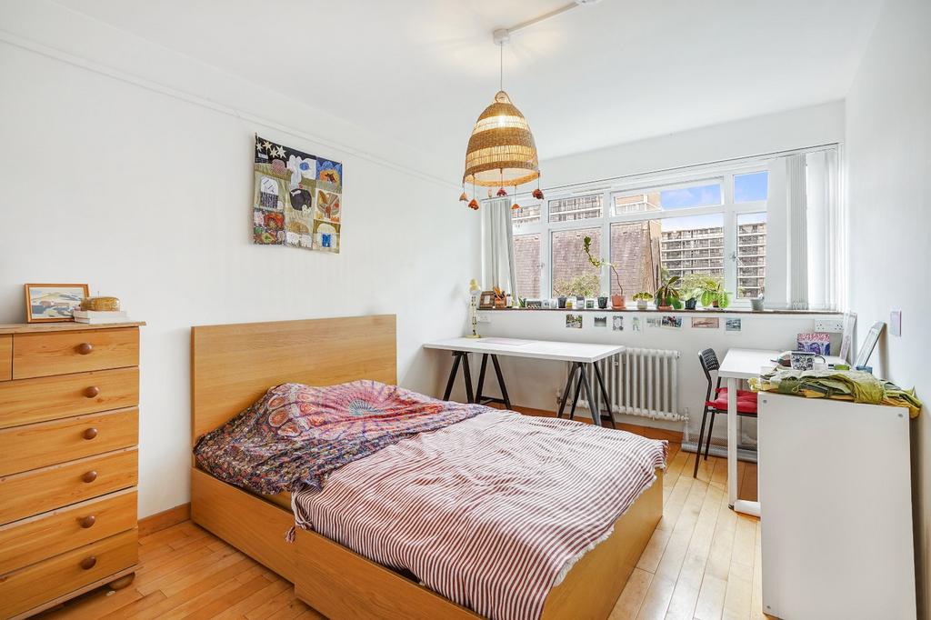 Apartment in London, Churchill Gardens Estate, Pimlico - View 3