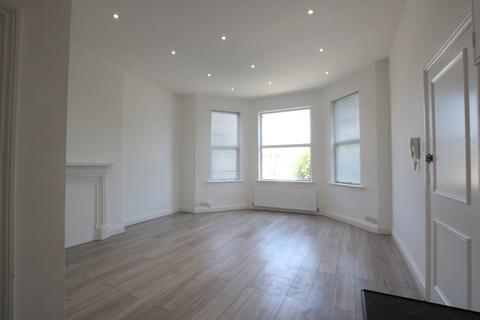 Studio to rent, St Pauls Avenue, Willesden Green, London, NW2