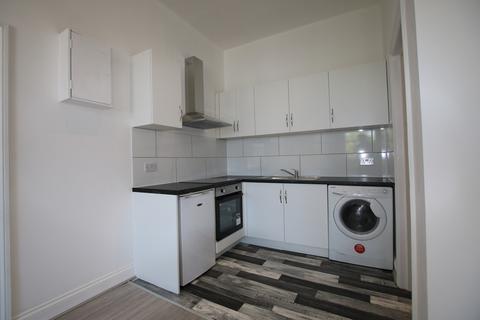 Studio to rent, St Pauls Avenue, Willesden Green, London, NW2