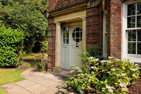 3 bedroom detached house to rent, Grove Park, Knutsford