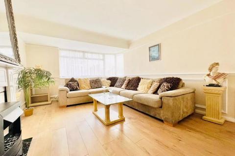 2 bedroom flat for sale - Westmere Drive, London