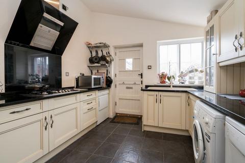 3 bedroom character property for sale, High Street, Redbourn