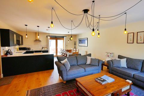 2 bedroom barn conversion to rent, Whelford, Fairford
