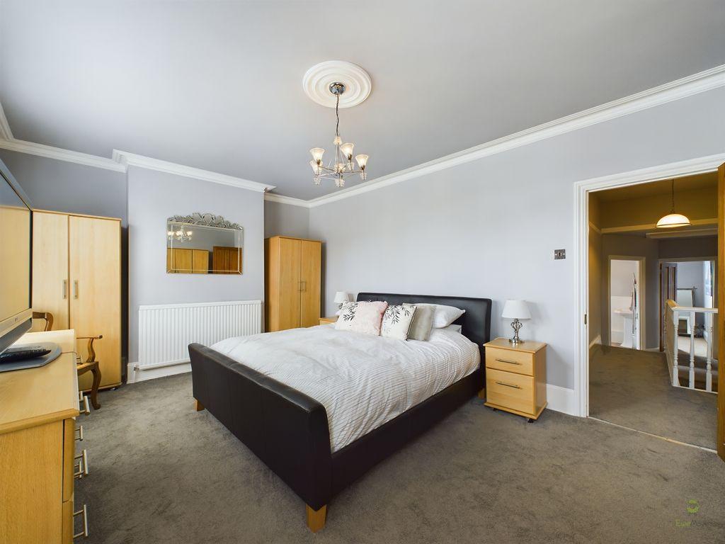 Bedroom 1 (Double)