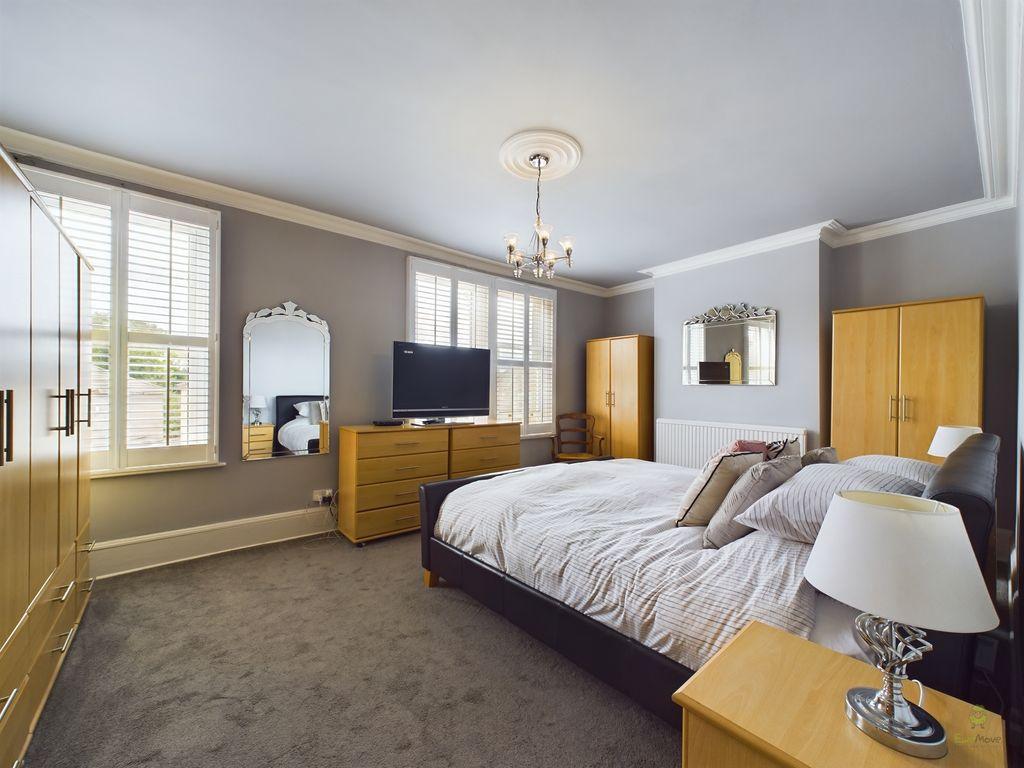 Bedroom 1 (Double)