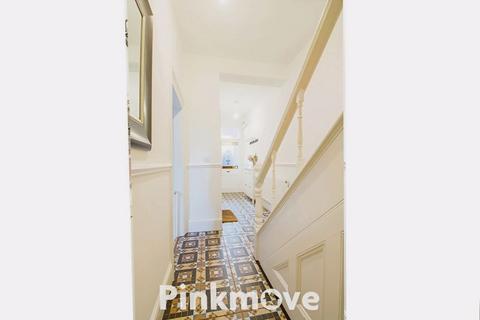 5 bedroom end of terrace house for sale, Kensington Place, Newport - REF# 00021101