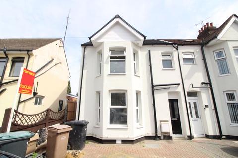 4 bedroom end of terrace house for sale, Dunstable Road, Luton