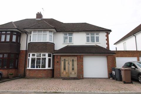 5 bedroom semi-detached house for sale, Greenways, Luton