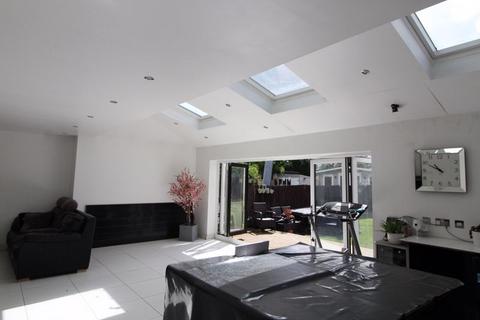 18 Greenways, Luton, LU2 8BL