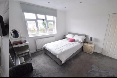 18 Greenways, Luton, LU2 8BL