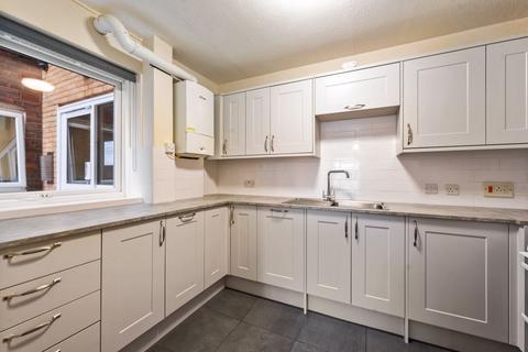 2 bedroom ground floor flat for sale, Station Approach, Sutton