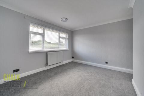 128 Bevan Way, Hornchurch, RM12 6DT