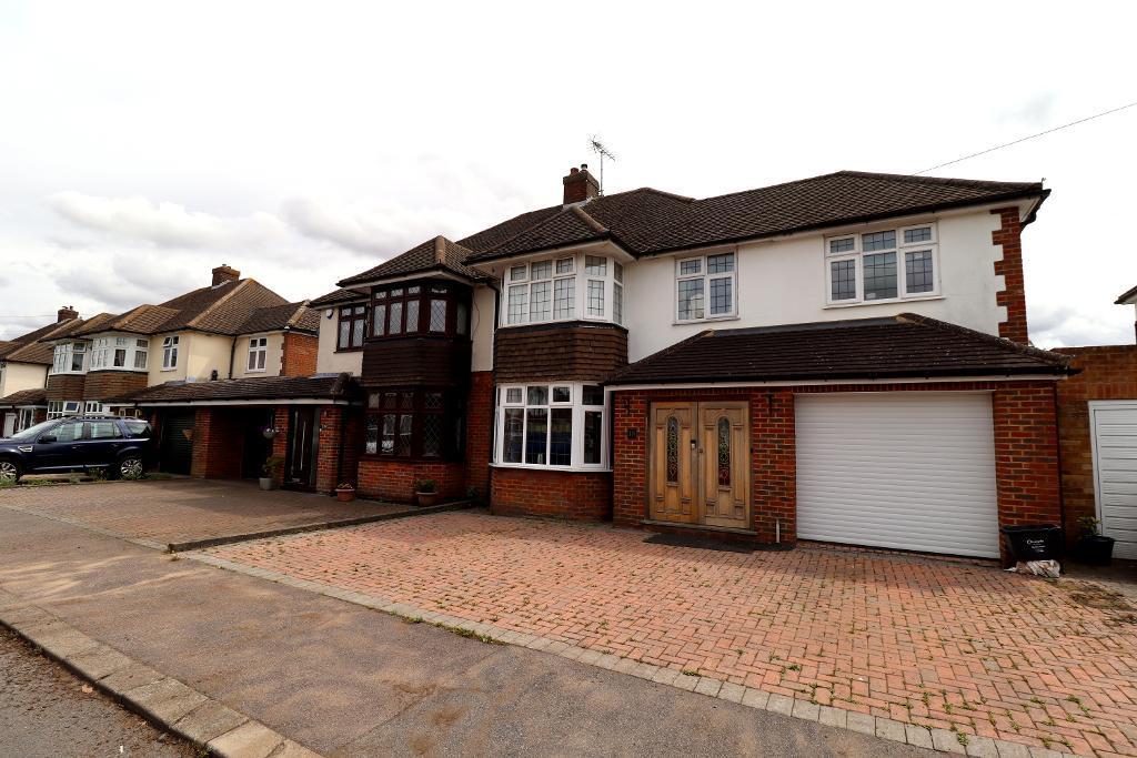 Greenways, Stopsley, Luton, Bedfordshire, LU2 8BL 5 bed semidetached