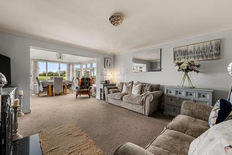 3 bedroom detached bungalow for sale, Front Road, Murrow, PE13 4HU