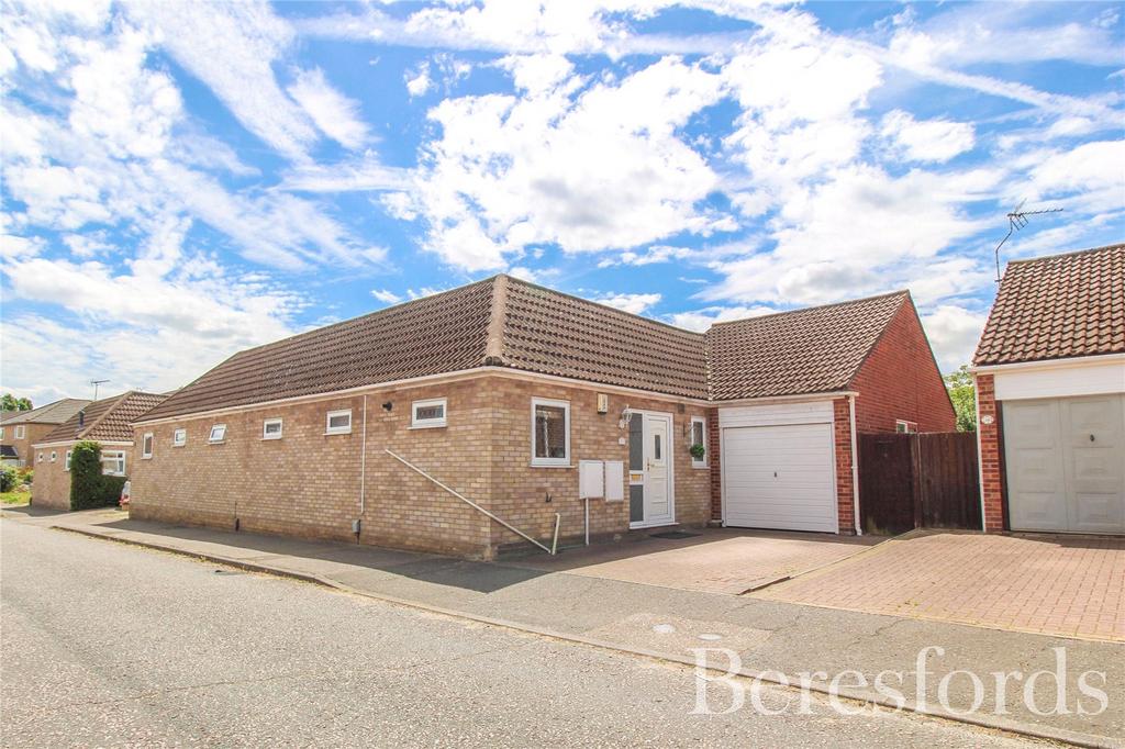 Broad Oaks Park, Colchester, CO4 4 bed bungalow £400,000