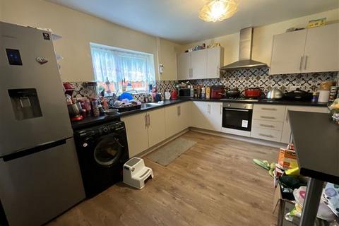 21 Ravenscroft Crescent, Sheffield, S13 8PP