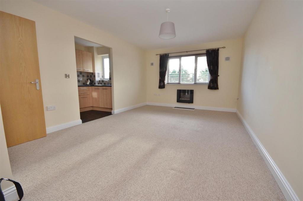 Monarch Way. Leighton Buzzard 2 bed apartment £1,000 pcm (£231 pw)