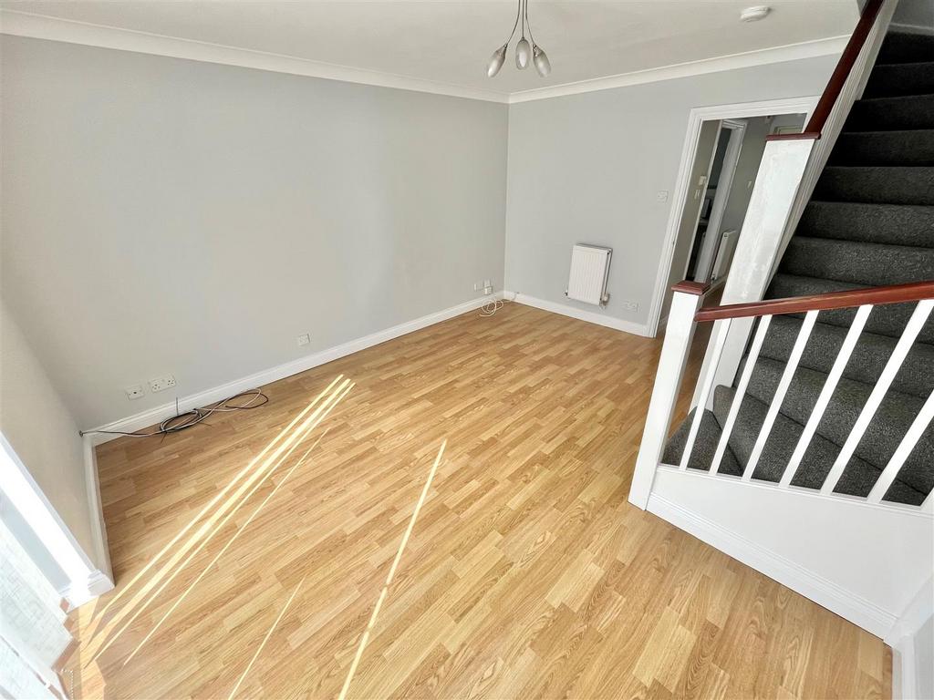 Wraysbury Close, Luton 2 bed end of terrace house to rent £1,200 pcm